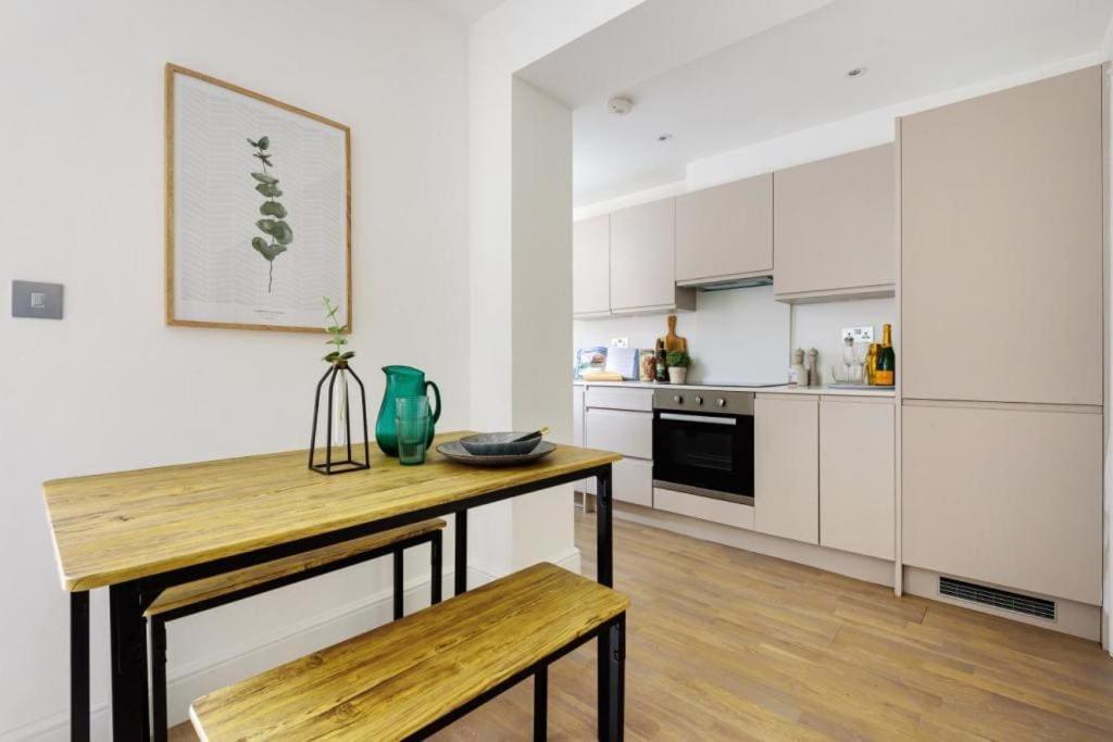 Amazing 3 Bed Interior Designed House With Garden - 114 The Hervey London Exterior photo