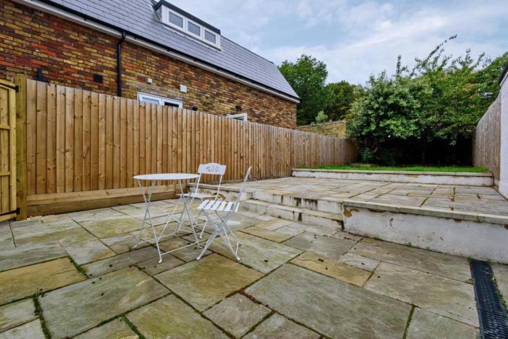 Amazing 3 Bed Interior Designed House With Garden - 114 The Hervey London Exterior photo